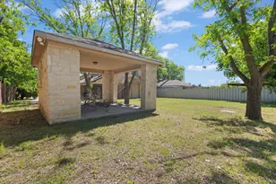 1103 Chase Ave, Cleburne, TX 76031 - Photo 27
