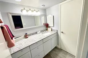 536 E Avenue J, Grand Prairie, TX 75050 - Photo 7