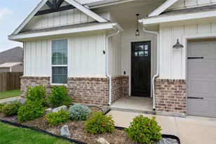 300 Bronco Dr, Pilot Point, TX 76258 - Photo 5