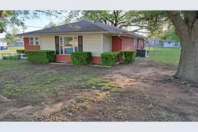 522 Montague Street, Nocona, TX 76255 - Photo 13
