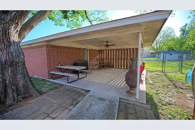 522 Montague Street, Nocona, TX 76255 - Photo 11