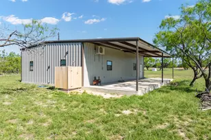 570 Pr 42103, Evant, TX 76525 - Photo 7
