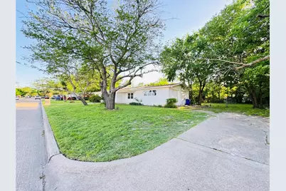 106 Hillcrest Street, Mansfield, TX 76063 - Photo 3