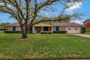 319 Allen Dr, Justin, TX 76247 - Photo 1