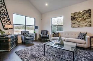 10121 Budtime Ln, Dallas, TX 75217 - Photo 9