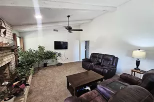 220 N Calhoun St, Groesbeck, TX 76642 - Photo 9