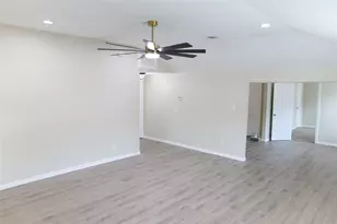 1037 E Cantey St, Fort Worth, TX 76104 - Photo 7