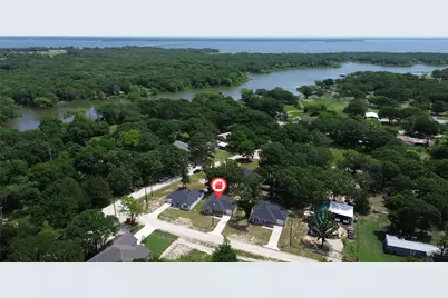 800 Hemlock Drive, West Tawakoni, TX 75474 - Photo 1