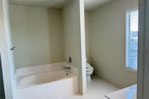 544 Crystal Springs Dr, Fort Worth, TX 76108 - Photo 9