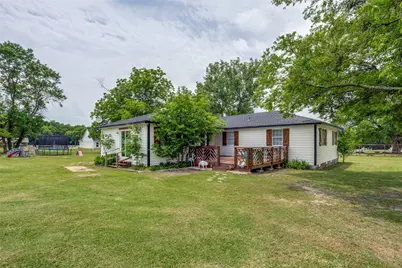 411 W Houston Street, Leonard, TX 75452 - Photo 1