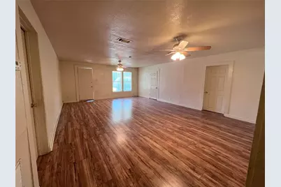 317 Ritchey Street, Gainesville, TX 76240 - Photo 3