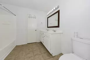 6021 Lucas Ct, Fort Worth, TX 76119 - Photo 13