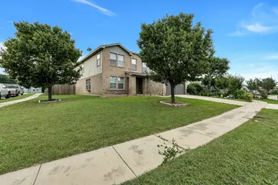 6021 Lucas Court, Fort Worth, TX 76119 - Photo 3
