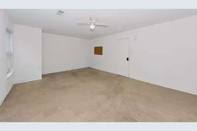 6021 Lucas Court, Fort Worth, TX 76119 - Photo 9