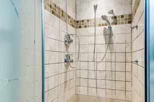 5844 Sandhurst Ln, Dallas, TX 75206 - Photo 23