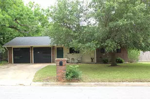 2580 Phelps St, Stephenville, TX 76401 - Photo 1