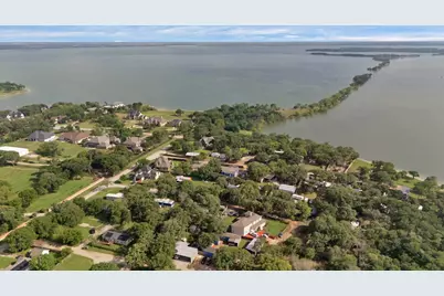 451 Shady Oaks Lane, Little Elm, TX 75068 - Photo 9