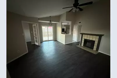 409-411 Dollins Street, Cedar Hill, TX 75104 - Photo 3