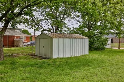 1102 Fair Avenue, Gainesville, TX 76240 - Photo 15