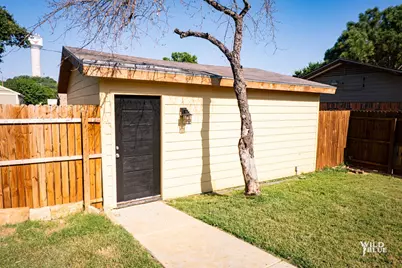 507 S Ostrom Avenue, Eastland, TX 76448 - Photo 19