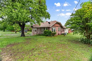 302 W Grogan St, Hamilton, TX 76531 - Photo 5