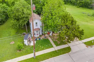 322 Hill St, Grand Prairie, TX 75050 - Photo 7