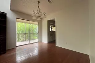 5718 Meadow Wood Ln, Fort Worth, TX 76112 - Photo 5