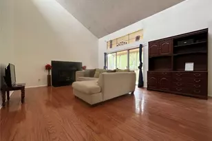 5718 Meadow Wood Ln, Fort Worth, TX 76112 - Photo 3