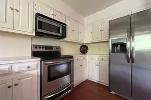 5718 Meadow Wood Ln, Fort Worth, TX 76112 - Photo 7