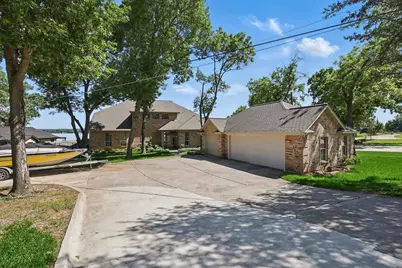 8913 Sunrise Point Court, Fort Worth, TX 76135 - Photo 35