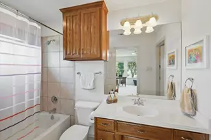 8913 Sunrise Point Ct, Fort Worth, TX 76135 - Photo 33