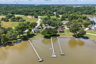 8913 Sunrise Point Ct, Fort Worth, TX 76135 - Photo 7