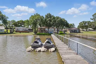 8913 Sunrise Point Ct, Fort Worth, TX 76135 - Photo 5