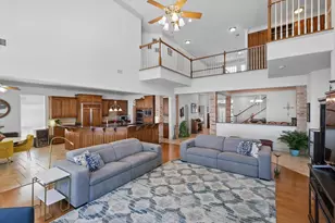 8913 Sunrise Point Ct, Fort Worth, TX 76135 - Photo 17