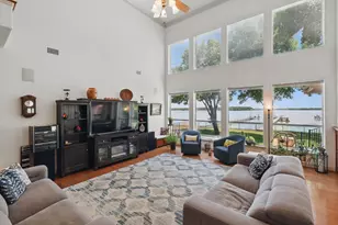 8913 Sunrise Point Ct, Fort Worth, TX 76135 - Photo 15