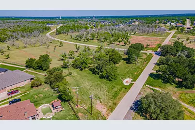 8433 W Landings Road, Granbury, TX 76049 - Photo 17