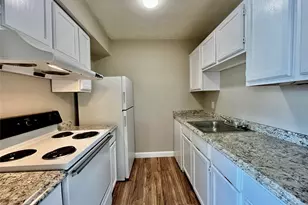 701 W Sycamore St, Denton, TX 76201 - Photo 5