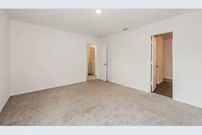 1300 N Brazos Avenue, Cleburne, TX 76031 - Photo 9