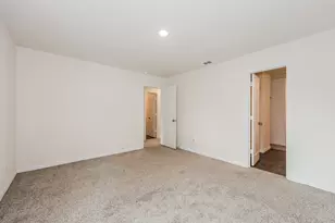 1300 N Brazos Ave, Cleburne, TX 76031 - Photo 9