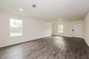 1300 N Brazos Ave, Cleburne, TX 76031 - Photo 5