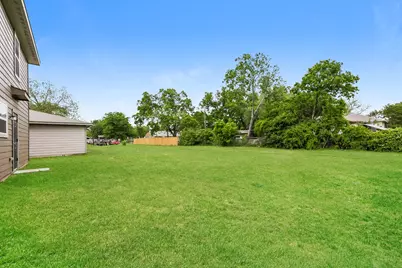 1300 N Brazos Avenue, Cleburne, TX 76031 - Photo 21