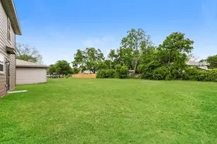 1300 N Brazos Ave, Cleburne, TX 76031 - Photo 21