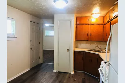 518 W Sycamore Street, Denton, TX 76201 - Photo 5