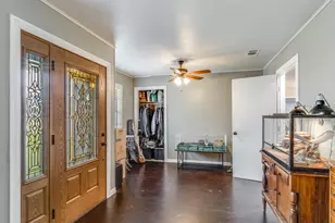 217 W Grady St, Blooming Grove, TX 76626 - Photo 5