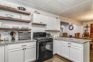 217 W Grady St, Blooming Grove, TX 76626 - Photo 9