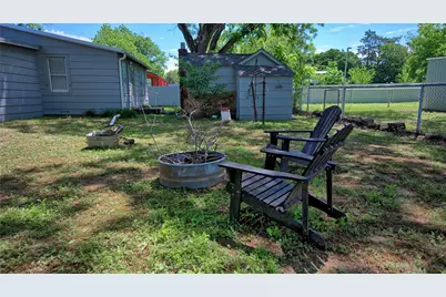 411 W Pine Street, Nocona, TX 76255 - Photo 35