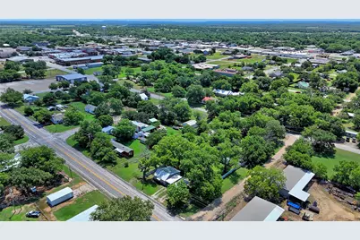 411 W Pine Street, Nocona, TX 76255 - Photo 29