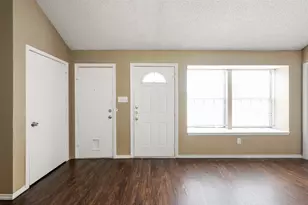 4756 Hollow Tree Dr, Arlington, TX 76018 - Photo 3