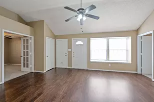 4756 Hollow Tree Dr, Arlington, TX 76018 - Photo 7