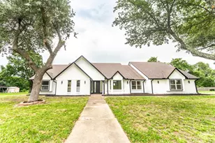 229 W Oaks Circle, Sulphur Springs, TX 75482 - Photo 1